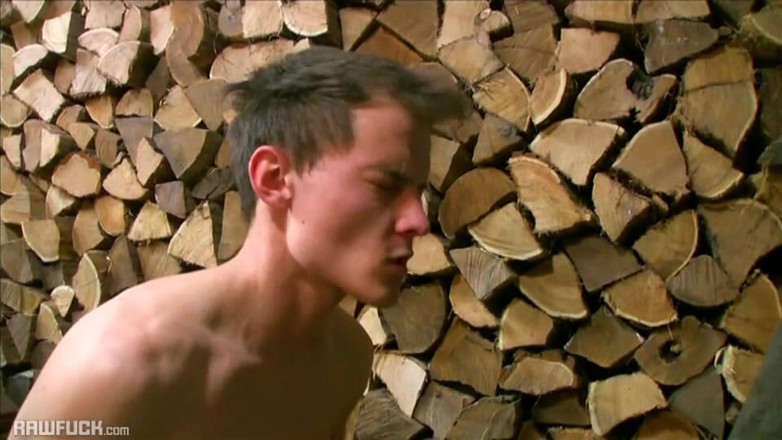 Raw Fuck: Prasátko Twinks Doused v mrdce a chcaní