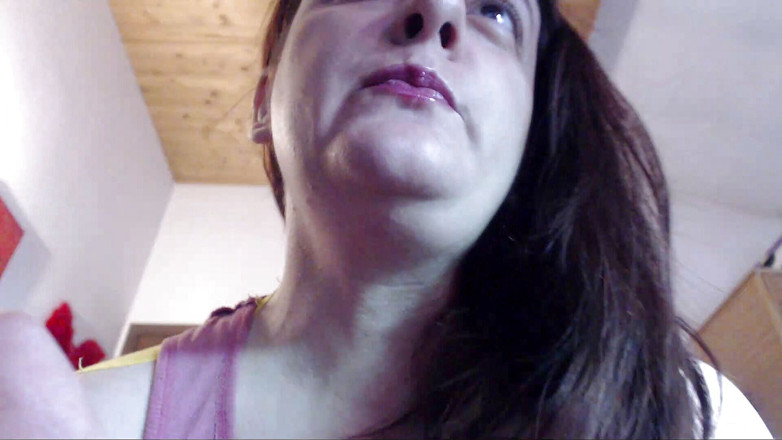 Nicoletta Embassi: Giantess nuốt chửng khám phá