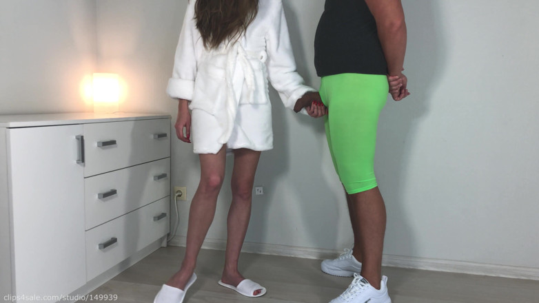 Homemade ballbusting: Grym sexig tjej gör sin pojkvän impotent | Ballbusting