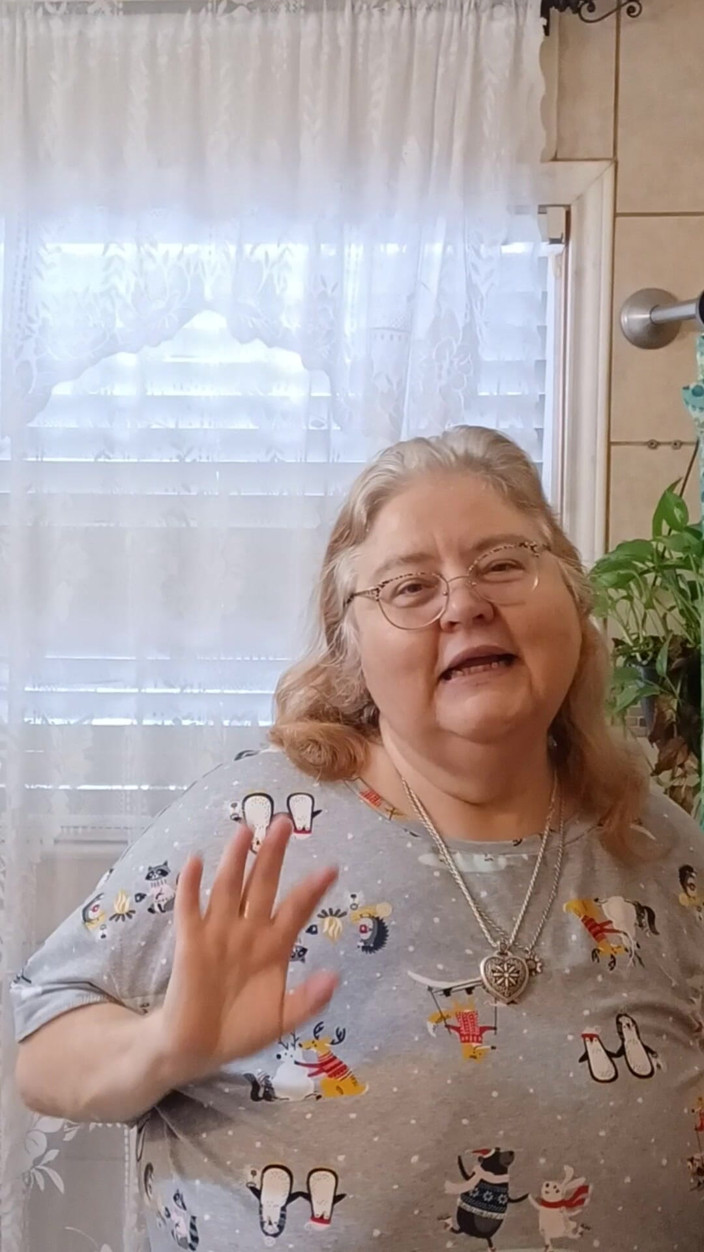BBW nurse Vicki adventures with friends: Ich wäsche mein weißes oma-höschen für kunden!
