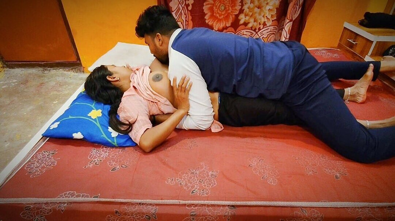 Premi pooja: Lkw-fahrer Ehefrau und junge ficken ältestes Haus - Desi Dorf-sex in Hindi -...