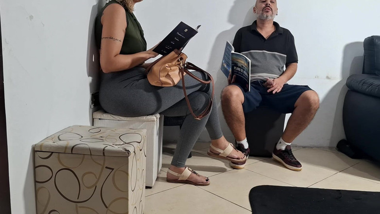 Gabi SweetCouplesStories: Flash of Dick v čekárně zubaře a ona...