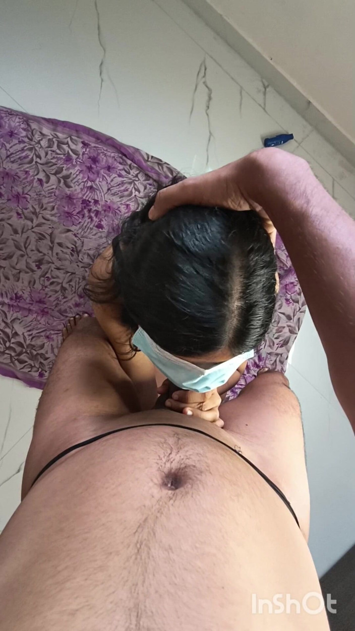 Desishycouple: Ma Copine Taille Une Pipe Tôt Le Matin.