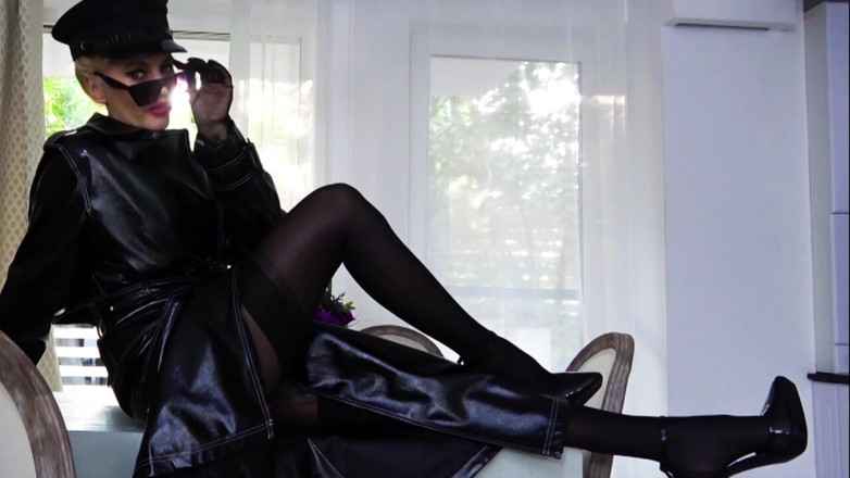 Goddess Celine: Feticcio della trincea in pvc
