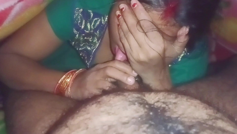 Sexy indian bich: Sladké Bhabhi poprvé kouří s obličejem je virální