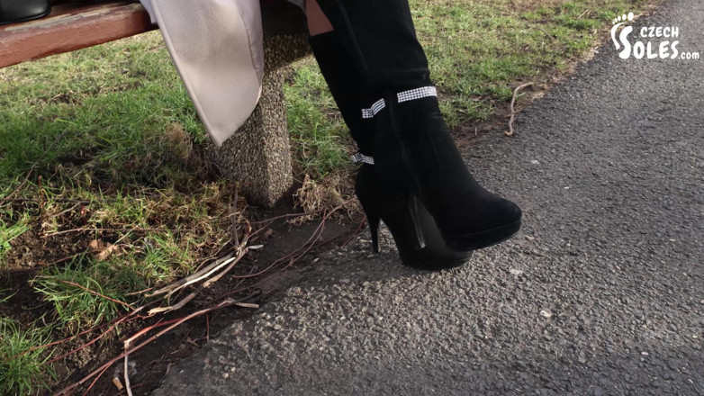 Czech Soles - foot fetish content: Publiczne obcasy chodzenie, zużyte rajstopy i gra stóp