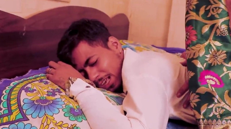 Indian porno creator: 18 anos, indiana provando e fodendo madura indiana