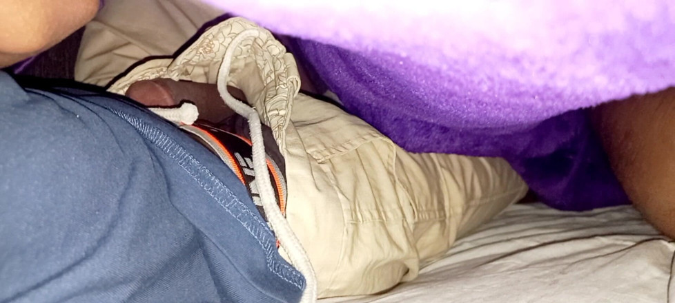 Fullfun-desi: Mój sąsiad ma dużego penisa tak gorąco