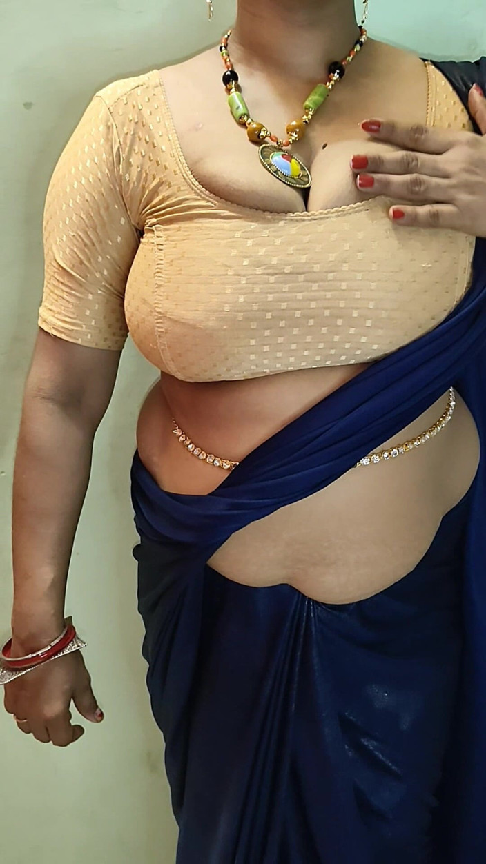 Kavita suman: 印度微胖人妻纱丽秀和话