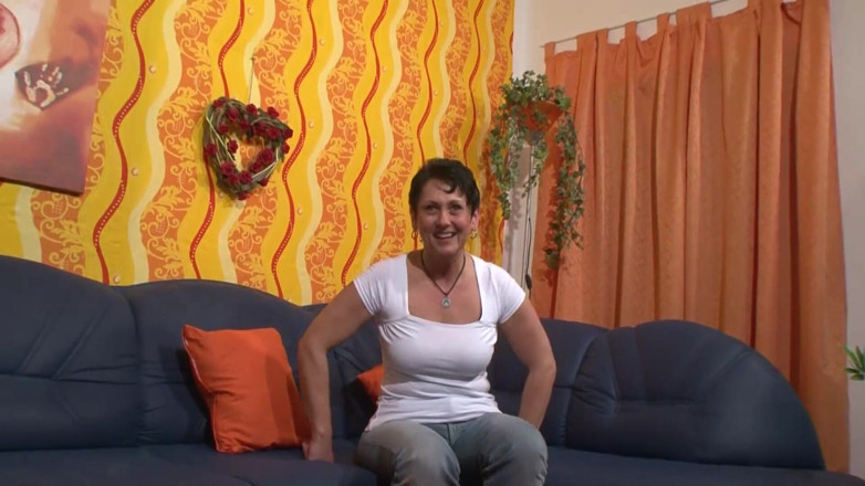Swinger Friends Germany: Meraklı ev hanımı beni evine davet ediyor