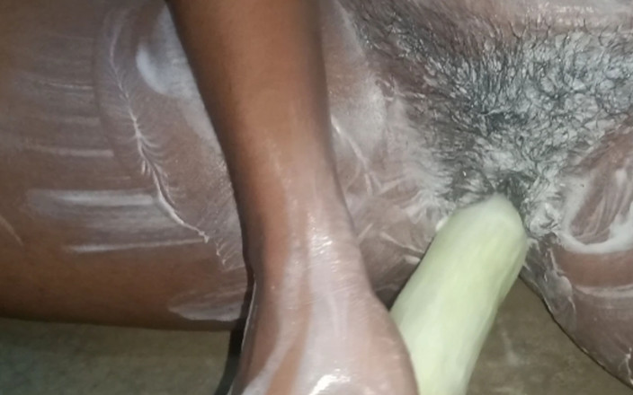 Dehati Fuck video: Neetu bhabhi wird von einer großen gurke gefickt
