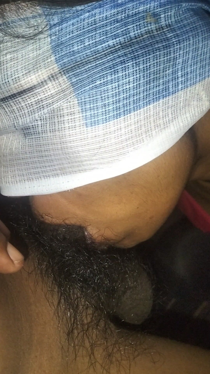 Desi kutiya: Desi Village Bhabhi uprawia ostry seks