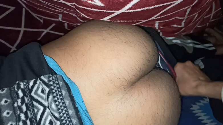Desi__Panda: ルームメイトによる真夜中のインド人ゲイセックス