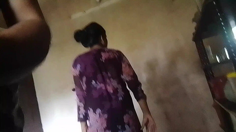 Bijukumar: 부엌에서 남편의 자지를 빨아주는 타밀 마을 소녀