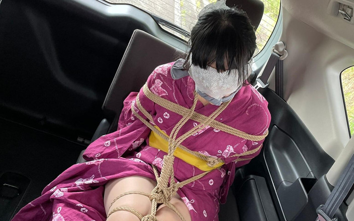ushirosugatanomiki: Gadis yang dibawa pulang dari festival