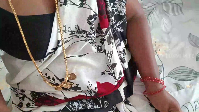 Luxmi Wife: Manželka dostane vrchol orgasmu tekoucí z kundičky - 2