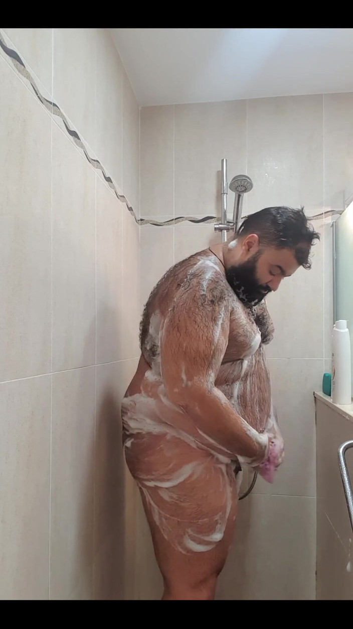 The Mencey: Ours sous la douche