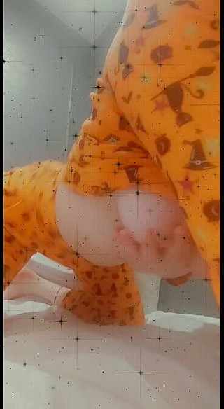Lolafuccbunny: Pajama Twerk mengusik tanpa audio