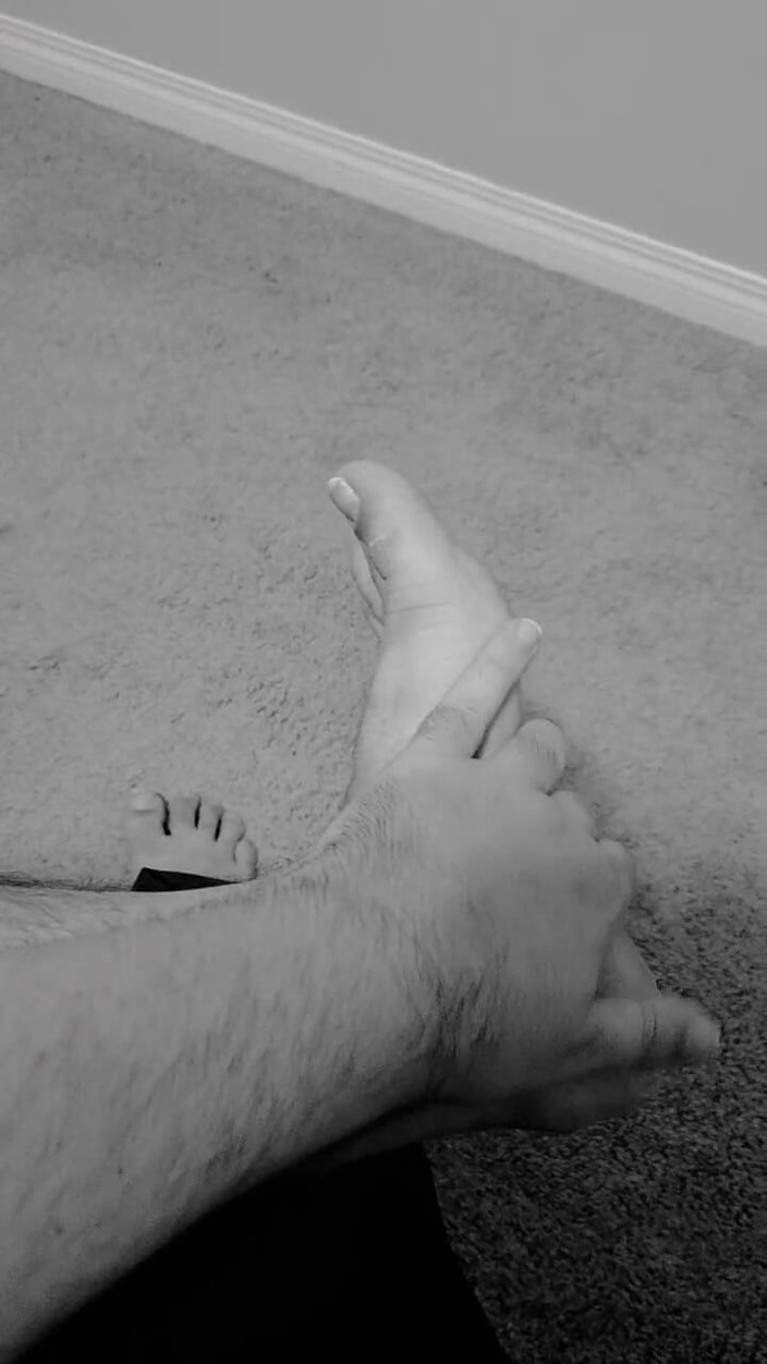 Erotic Man: Un homme gémit et caresse des pieds sales