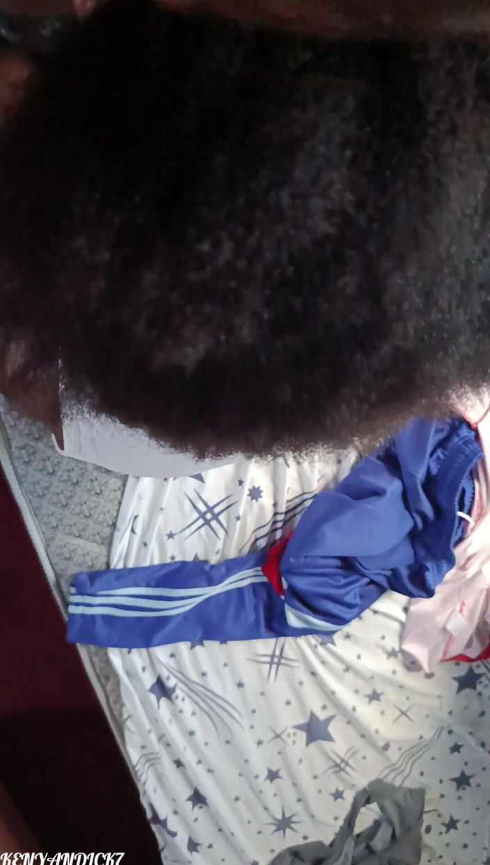 Kenyan Dick7: Une fille noire sexy joue avec son copain, bite bien...