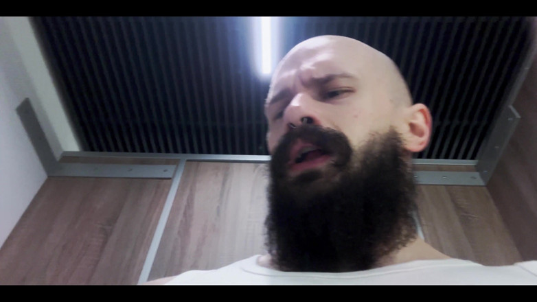 Mister Stone: Ho notato che mi stavi fissando mentre sudavo durante il...