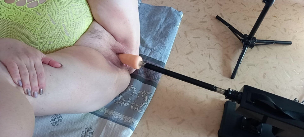 Zona901: Une machine à sexe détruit la chatte de sa copine à grande...