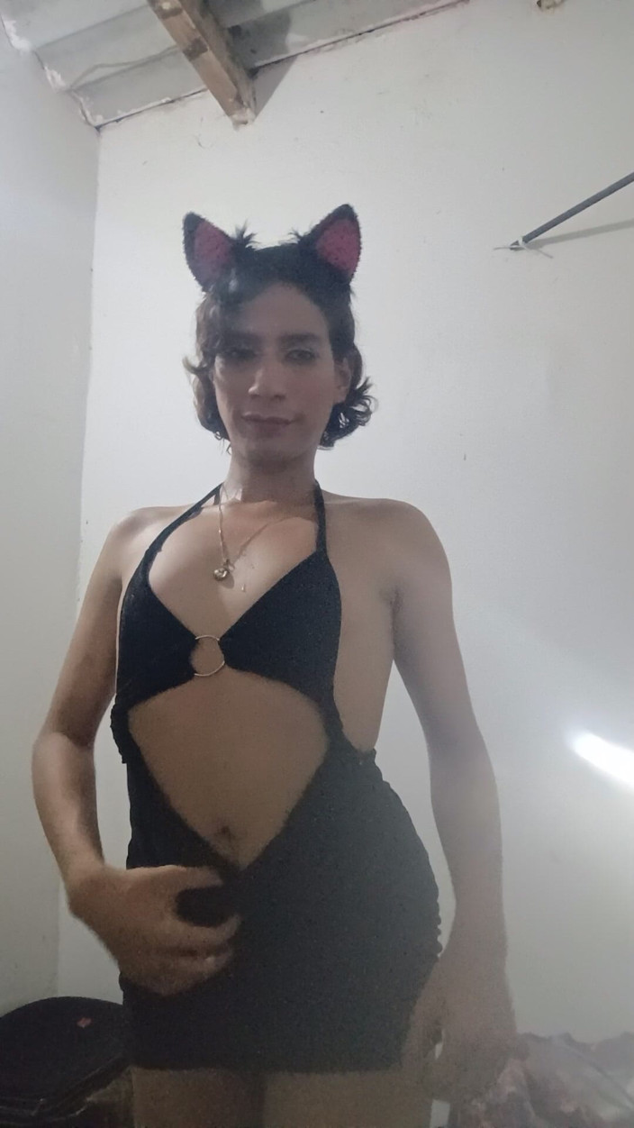Femboy from Colombia: V černém ta holka tančí