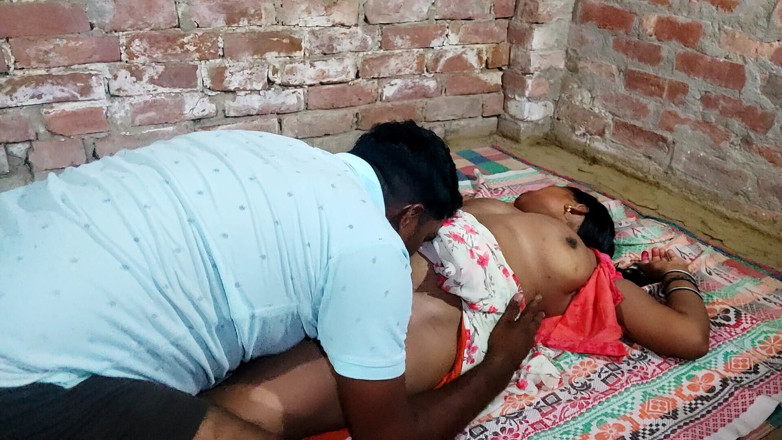 Hast matthun: Bhabhi India ngentot pantat desi seks