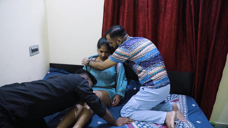 Uncutadda: ek mahila bos ne apne do naukar ko shaayad hi...