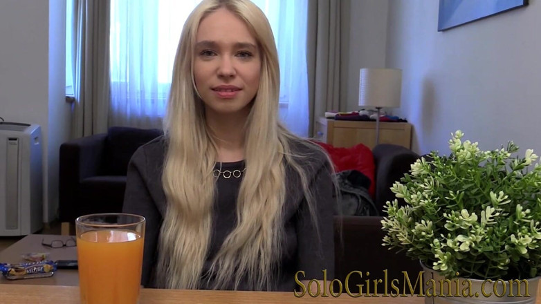 Solo girls mania: Young Girl Arteya Interview