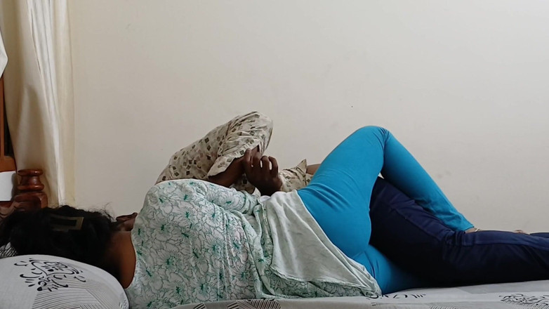 Desisexqueen: Zum ersten mal indischer desi geheimer sex mit nachbarin
