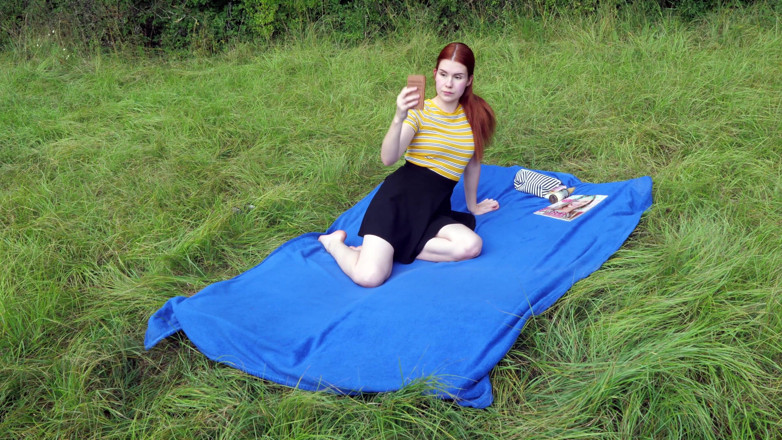 Peaches and Bananas: Doce angelina nudista selfie
