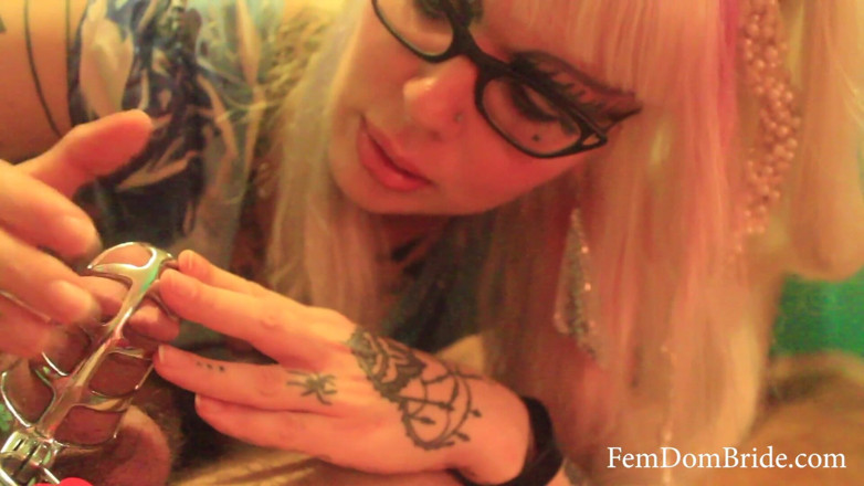 FemDom Bride: Щасливого локтоберу cbt
