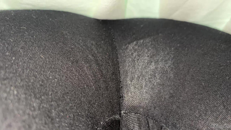 GassyKat: Nederlandse oven uit de hel: zwarte legging scheetval