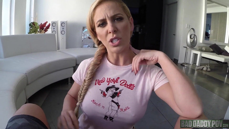 BadStepFamilyPov: Cherie Deville üvey babasından götünü parçalatıyor