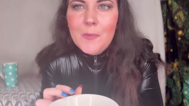 MissFFW: Mlle FFW ASMR mange des framboises
