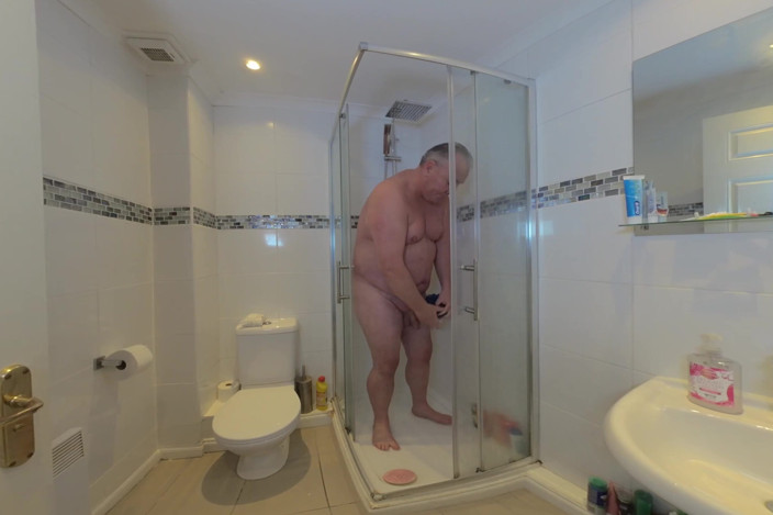 Solo Male VR180 Billy the Bear: Vr180 Disabun Di Bilik Mandi