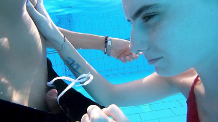 Darcy Dark: Sexe dans la piscine et à l'hôtel à Magic Bali