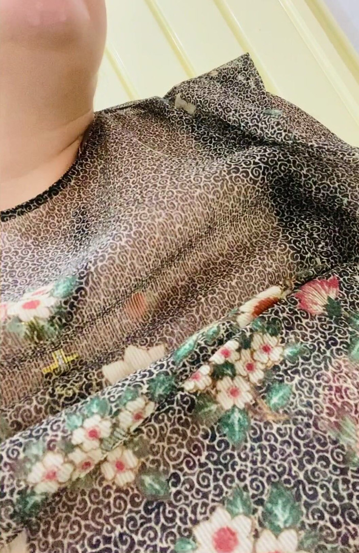 Preciusrouss49: バイブを服の下に入れてみた