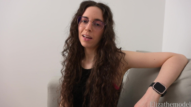ElizaTheModel: Pisse dans ta bouche