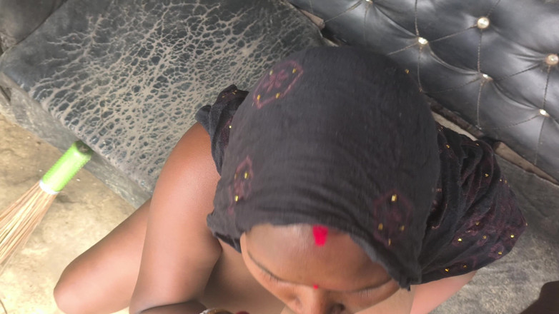 Sexyrani327: Desi bhabhi từ hàng xóm đã quét khỏa thân và đi và đụ
