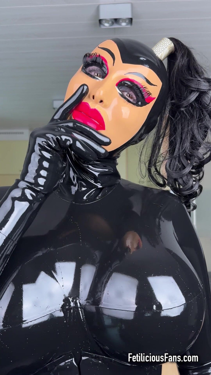 Miss_Fetilicious: O zi obișnuită în viața mea de latex