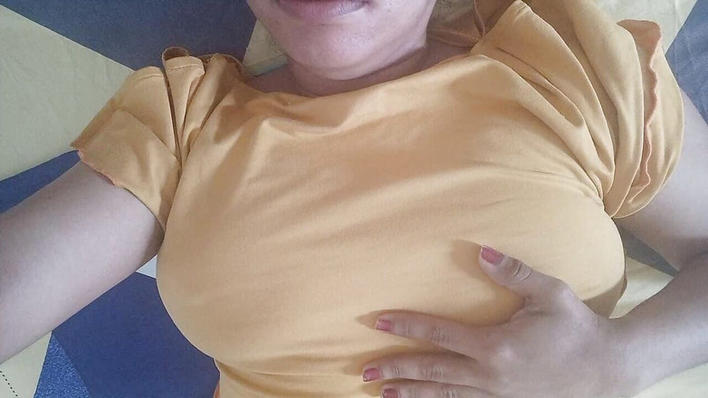 PATY PATY: Üvey anne hemen yukarı ve zengin memeli sıkı amında tamamen ıslanmış...