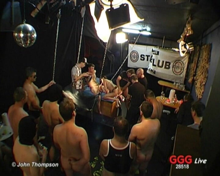 GGG John Thompson OLD STYLE: Ggg - Impreza gangbang na żywo - Adina przyjmuje wielu facetów i dostaje...