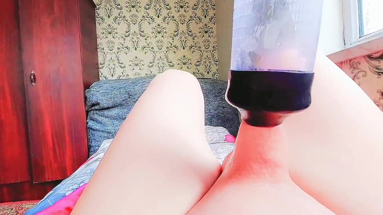 Kitty_Cross: Kompilasi cewek cantik cantik menari di ruangan yang berbeda dengan...