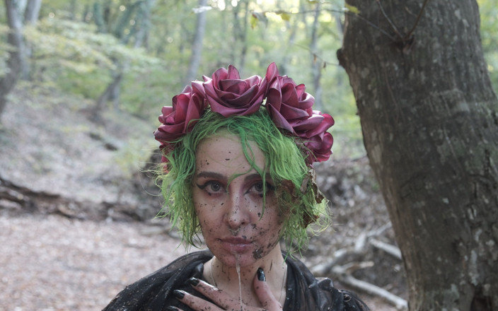 Forest-Whore: Forest Slut - Halloween 2025, humiliation extrême et saleté