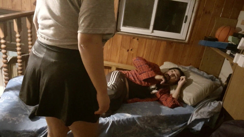 Babyluna939: Emménage dans une maison vide et finit dans un état sauvage...