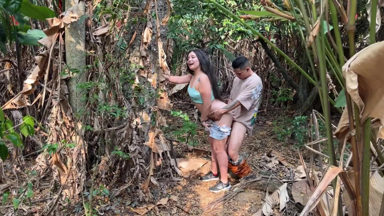 Kittydj: Baise sauvage dans Flora Park - la partie 2 explose ! Kittydj a...