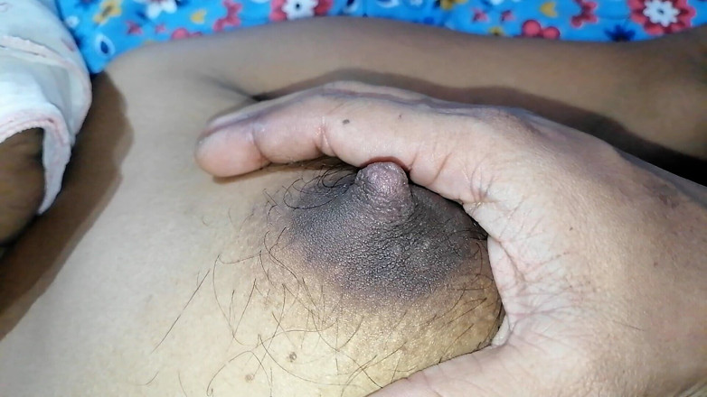 Sweety In Bed: Echte amateur selbstgedreht indisch schöne desi stiefmutter behaarte muschi rasiert...