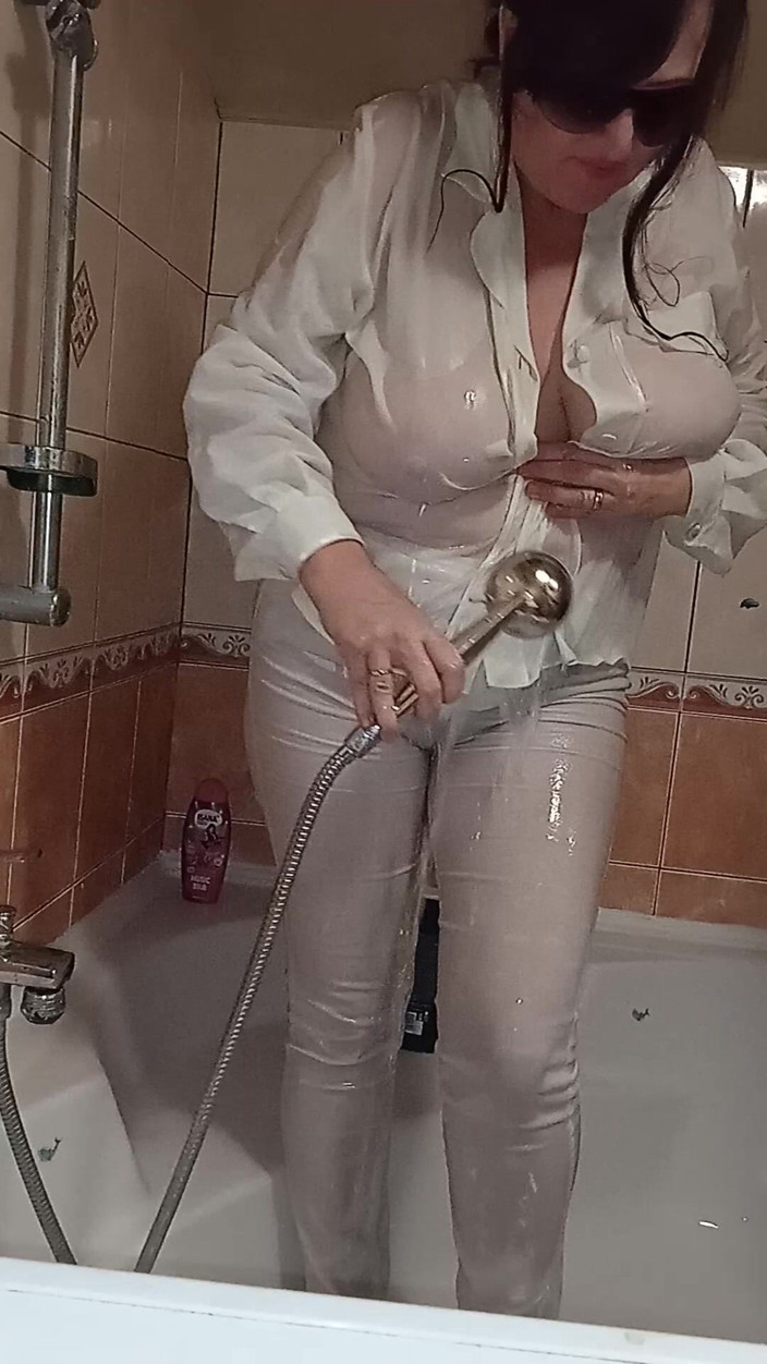 Carmen40: Mujeres tetonas en la ducha